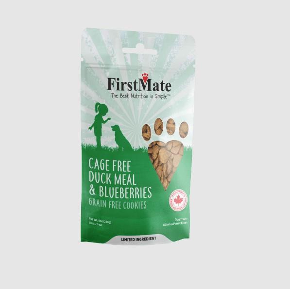 First Mate Cage Free Duck Meal & Blueberries Treats 227g